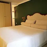 Medina *